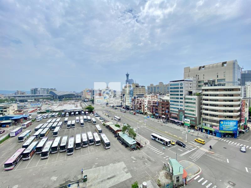 台中火車站澀谷區稀有三面採光高樓層大三房平車房屋室內格局與周邊環境