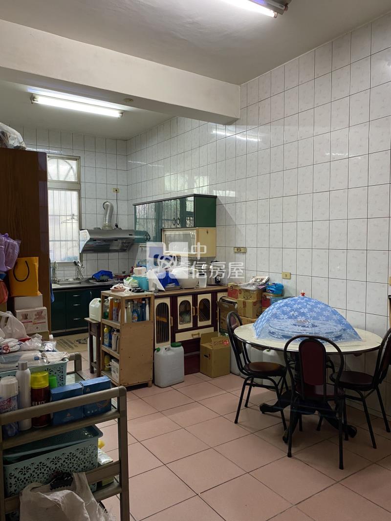 勤益科大旁可改套大透天房屋室內格局與周邊環境