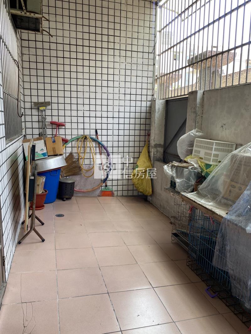 勤益科大旁可改套大透天房屋室內格局與周邊環境