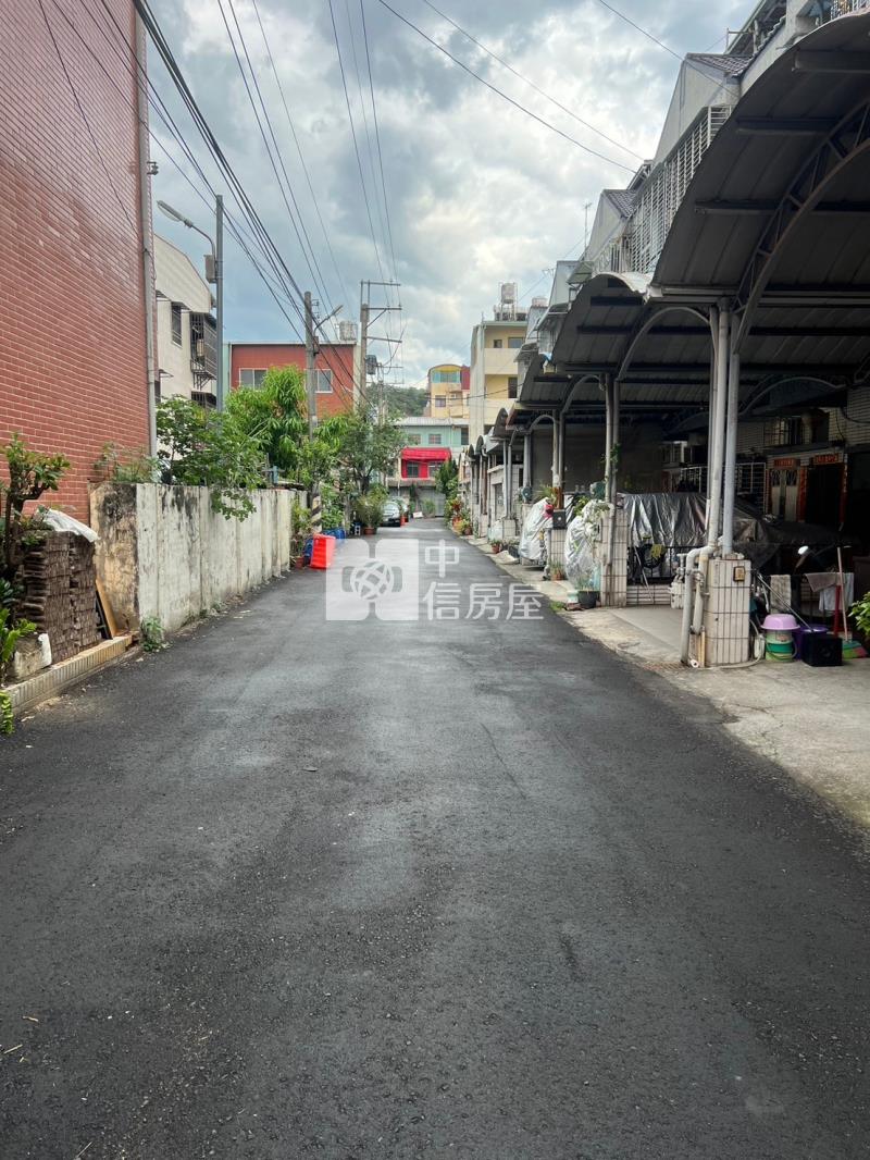 朝陽科大旁車庫透天房屋室內格局與周邊環境