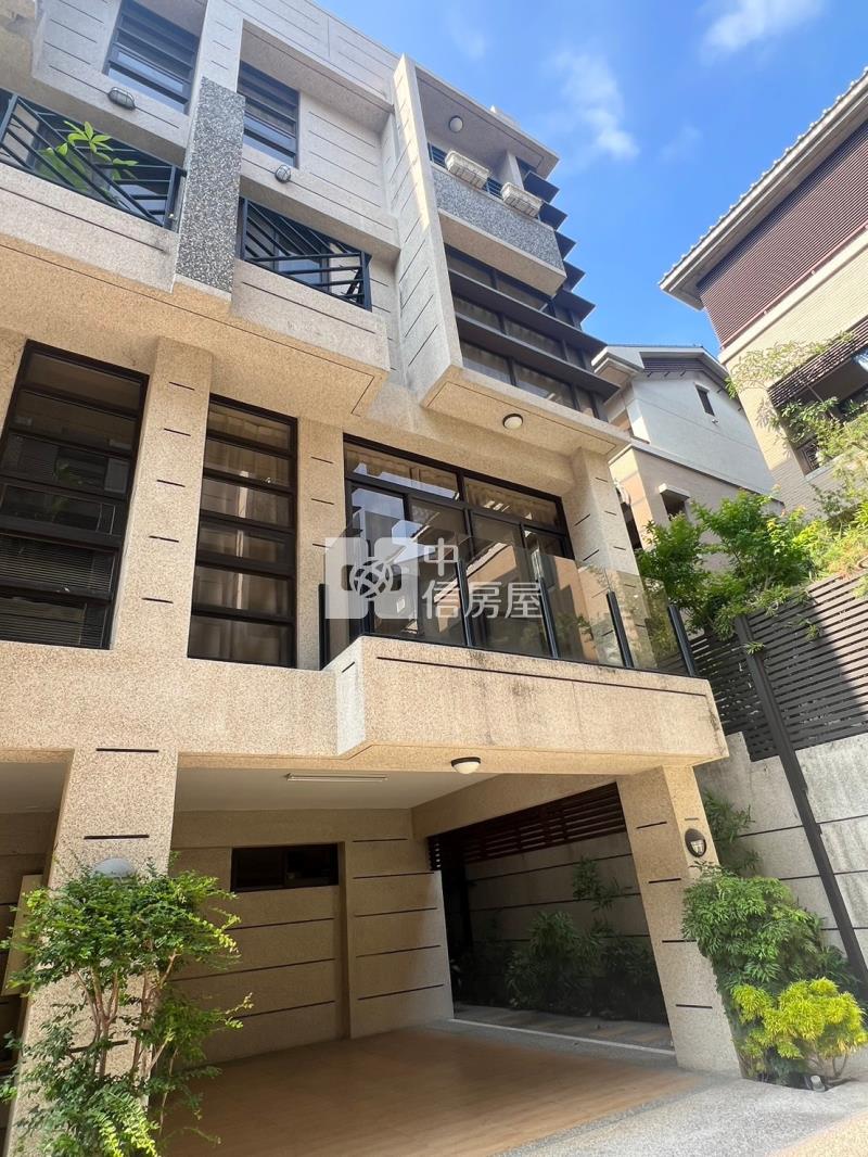 9年屋豐樂公園邊間三面採光電梯雙車別墅房屋室內格局與周邊環境