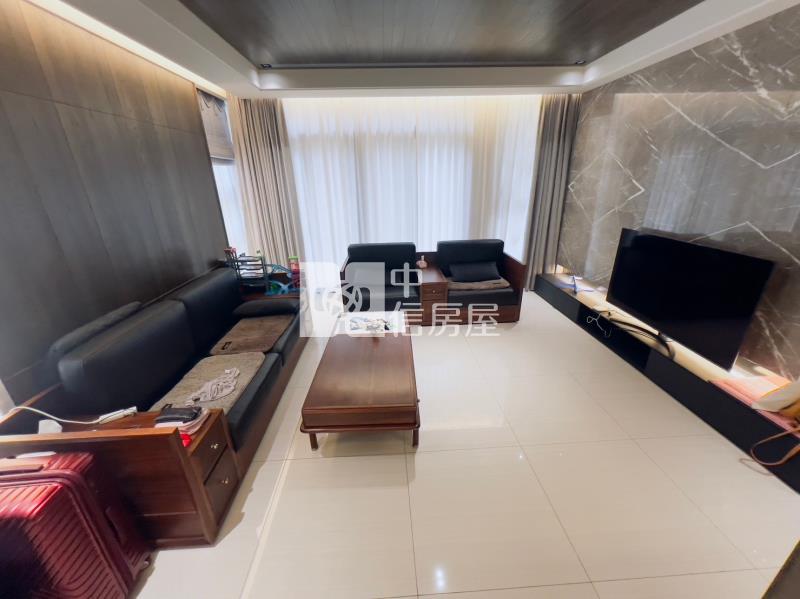 9年屋豐樂公園邊間三面採光電梯雙車別墅房屋室內格局與周邊環境