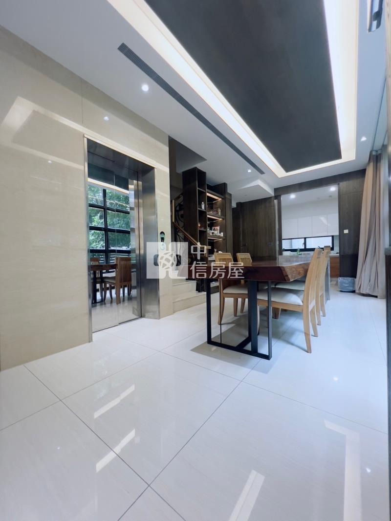 9年屋豐樂公園邊間三面採光電梯雙車別墅房屋室內格局與周邊環境