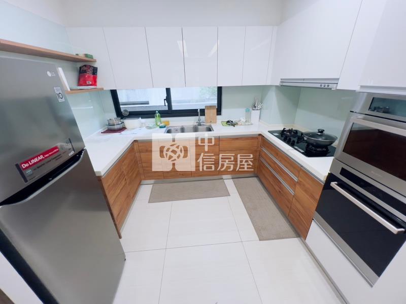 9年屋豐樂公園邊間三面採光電梯雙車別墅房屋室內格局與周邊環境