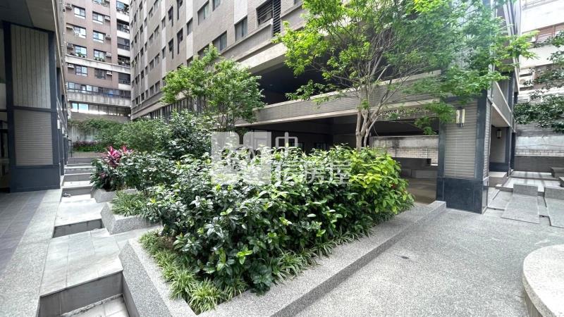 森林公園三房平車朝南房屋室內格局與周邊環境