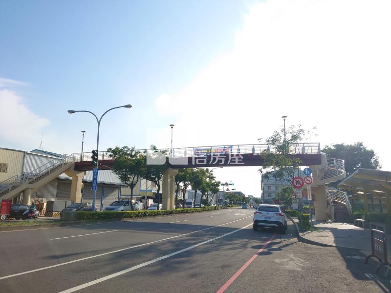 正雅潭路大面寬雙面臨路土地房屋室內格局與周邊環境