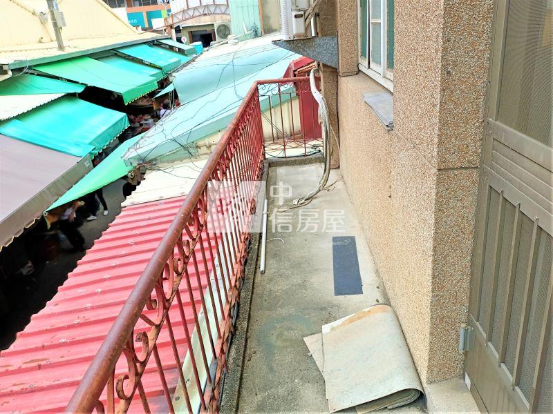 成功路旁古厝黃金店面房屋室內格局與周邊環境