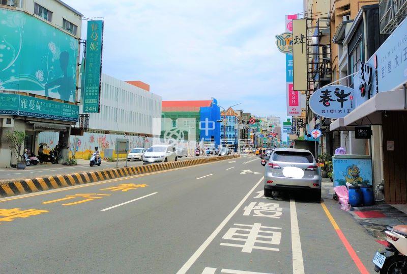 成功路旁古厝黃金店面房屋室內格局與周邊環境