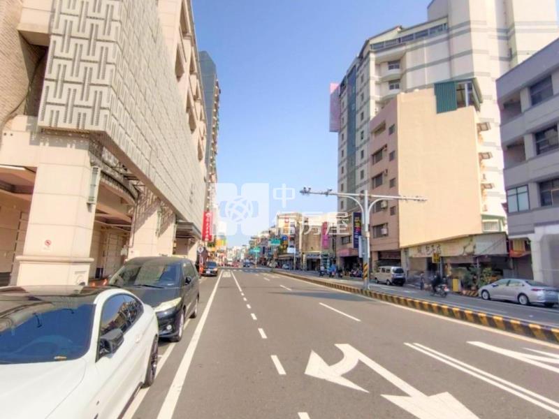 成功路旁古厝黃金店面房屋室內格局與周邊環境