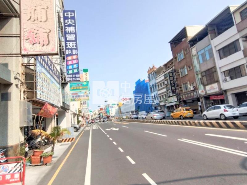 成功路旁古厝黃金店面房屋室內格局與周邊環境