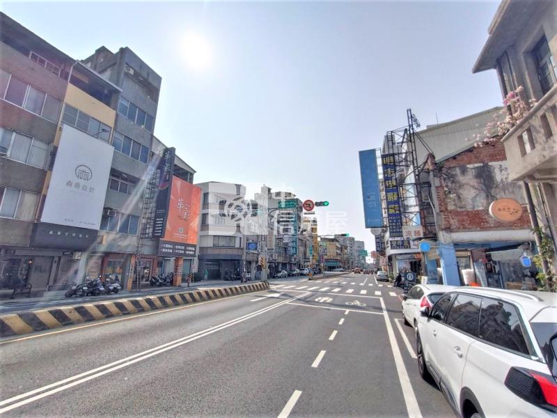 成功路旁古厝黃金店面房屋室內格局與周邊環境