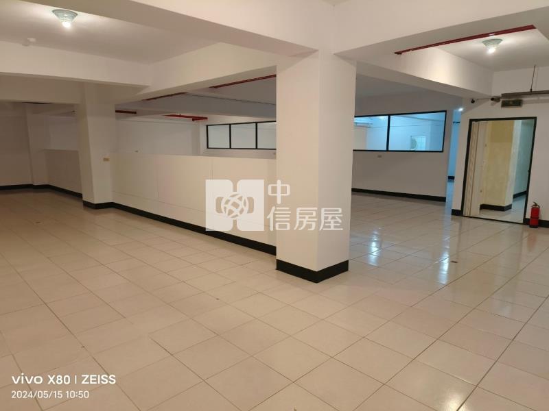 正育達路店面加地下室房屋室內格局與周邊環境