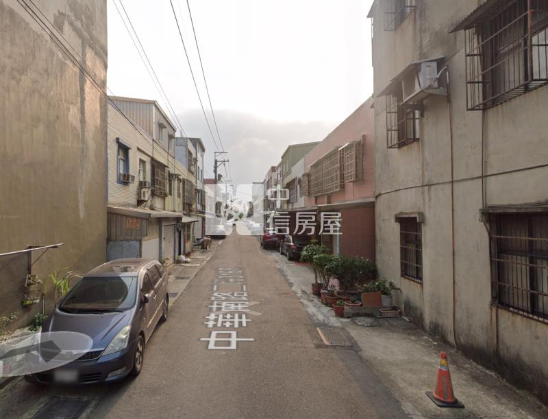 新屋埔頂透天門前停車房屋室內格局與周邊環境