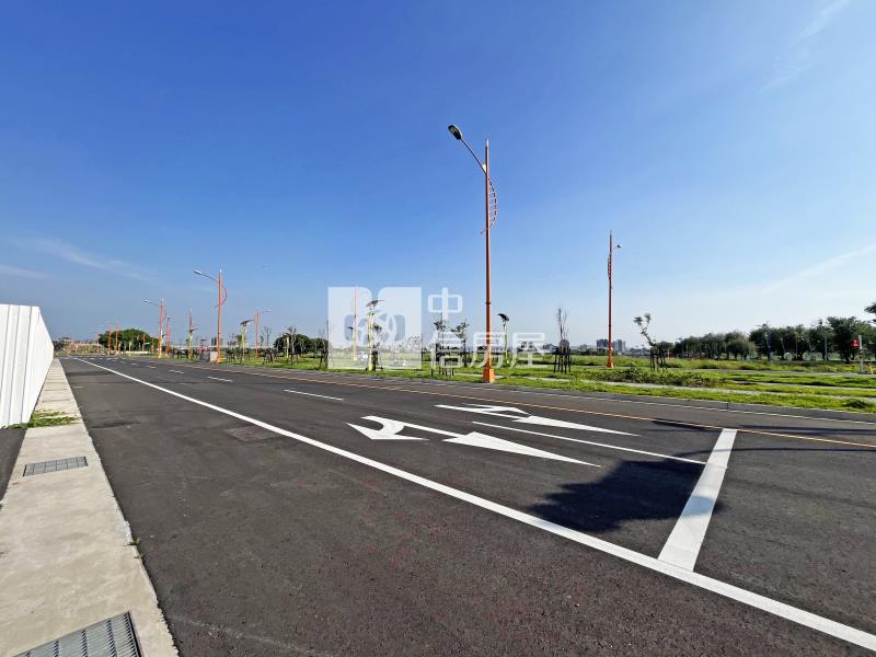 13期重劃區方正建地房屋室內格局與周邊環境