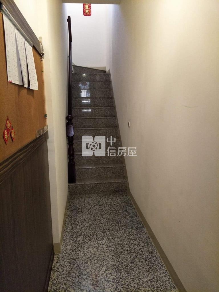 中壢健行商圈電梯別墅金店面房屋室內格局與周邊環境