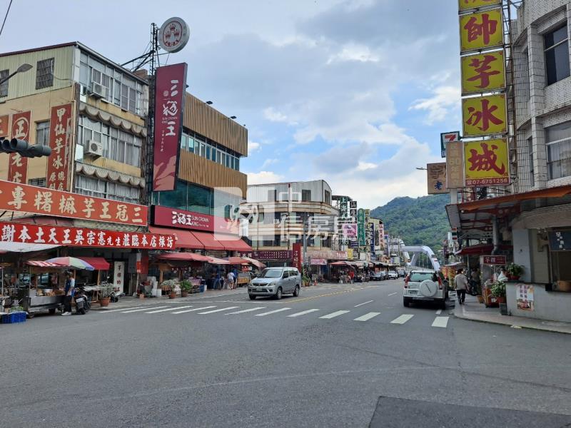 每坪8萬7甲仙商圈正路4樓透天店面房屋室內格局與周邊環境