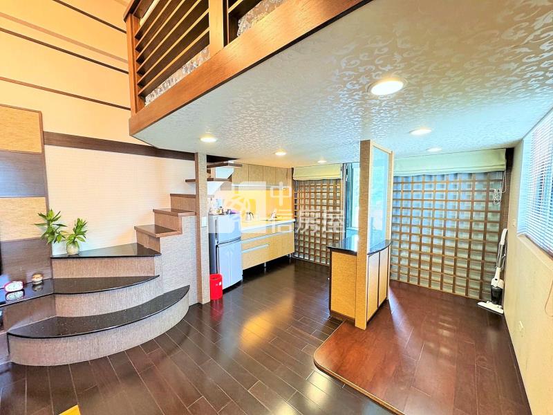礁溪商業區挑高山景溫泉宅房屋室內格局與周邊環境