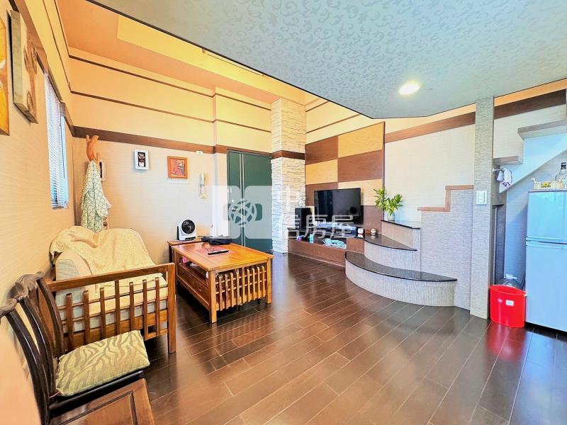 礁溪商業區挑高山景溫泉宅房屋室內格局與周邊環境