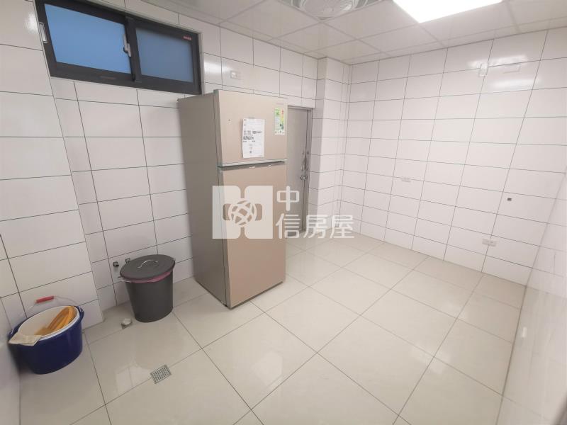 【安家】專任-體育園區旁全新整理美透天房屋室內格局與周邊環境