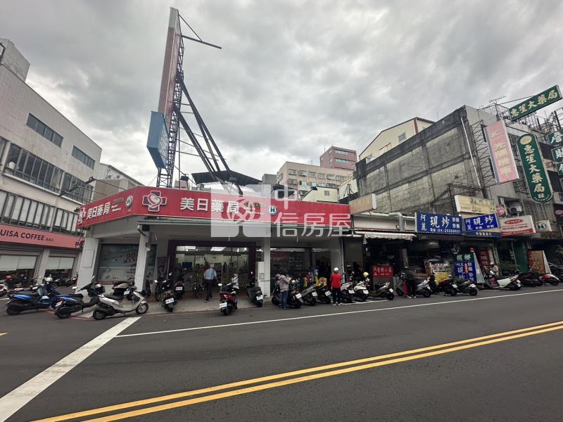 車站前樓店大坪數親友案房屋室內格局與周邊環境