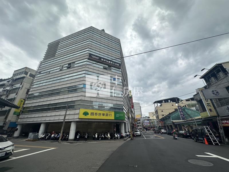 車站前樓店大坪數親友案房屋室內格局與周邊環境