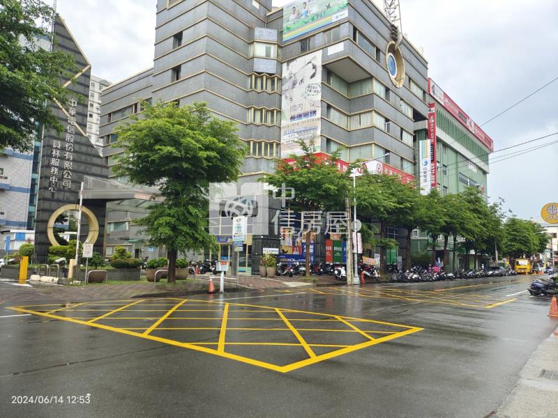 員林國小旁電梯別墅房屋室內格局與周邊環境