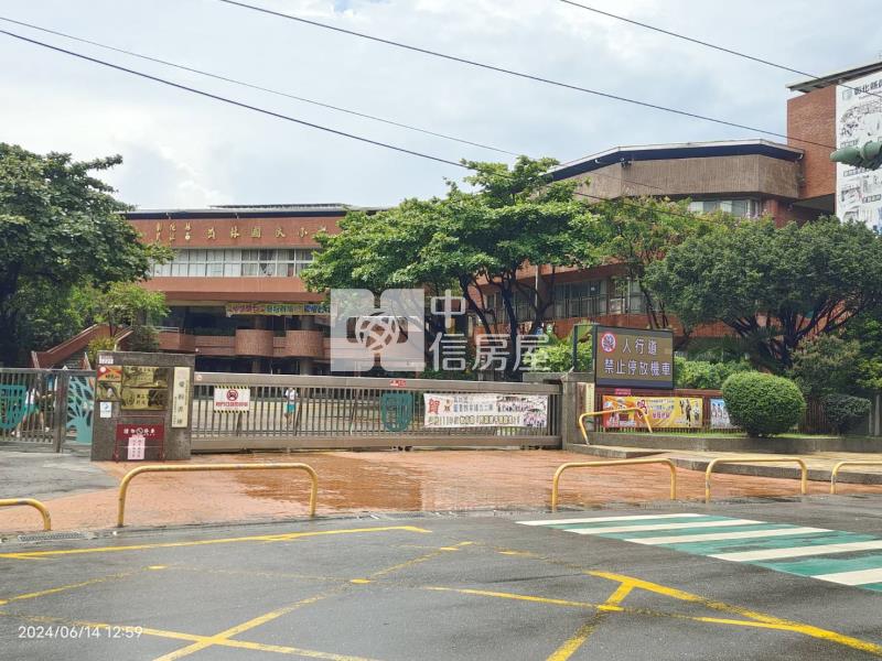員林國小旁電梯別墅房屋室內格局與周邊環境