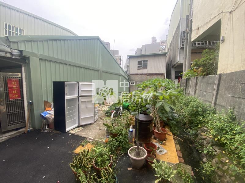 中興商圈大面寬住宅建地房屋室內格局與周邊環境