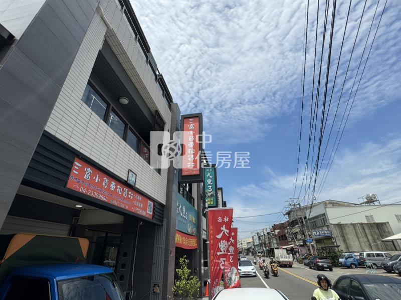 霧峰四德路輕屋齡電梯店套房屋室內格局與周邊環境