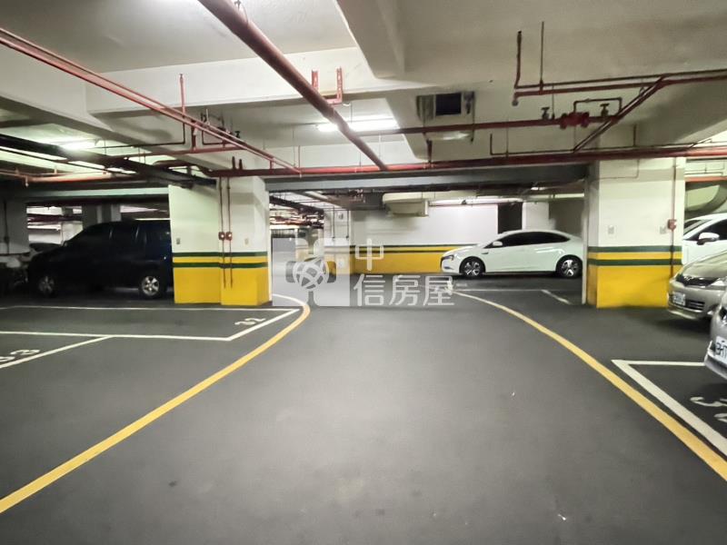 五期優質社區 大四房坡道雙平車房屋室內格局與周邊環境