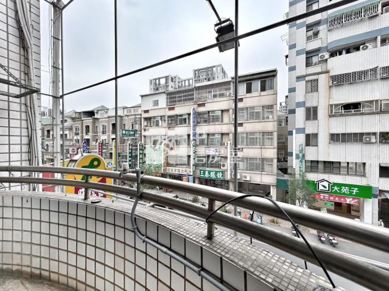 (出租中)樹孝商圈.賺錢傳家.黃金商業地店面房屋室內格局與周邊環境