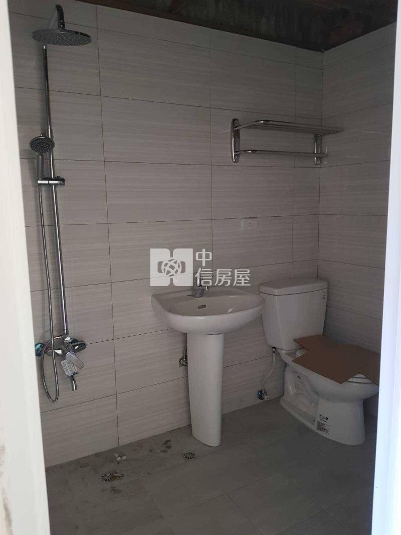 新高國小旁.黃金傳家店面房屋室內格局與周邊環境