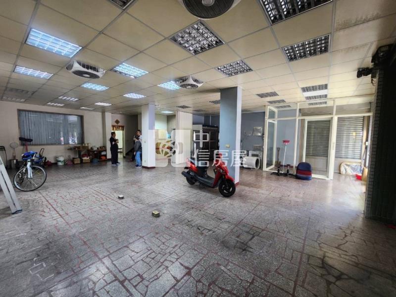忠福商圈電梯黃金雙店面房屋室內格局與周邊環境