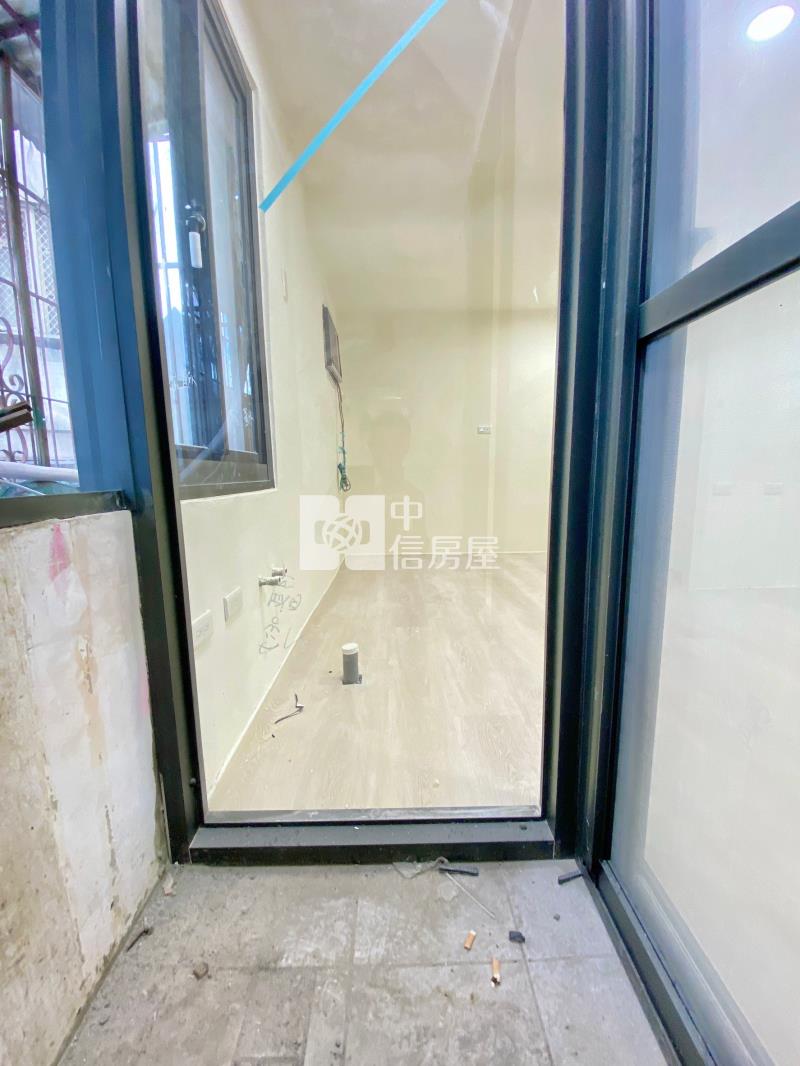 西屯國小文修公園全新整理精美文青大套房玻璃陽台房屋室內格局與周邊環境