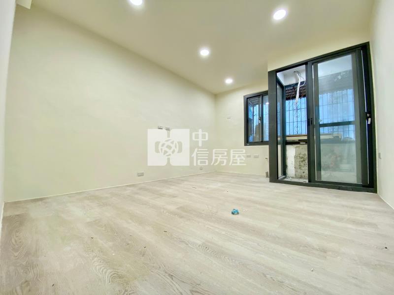 西屯國小文修公園全新整理稀有二樓大套房玻璃陽台房屋室內格局與周邊環境