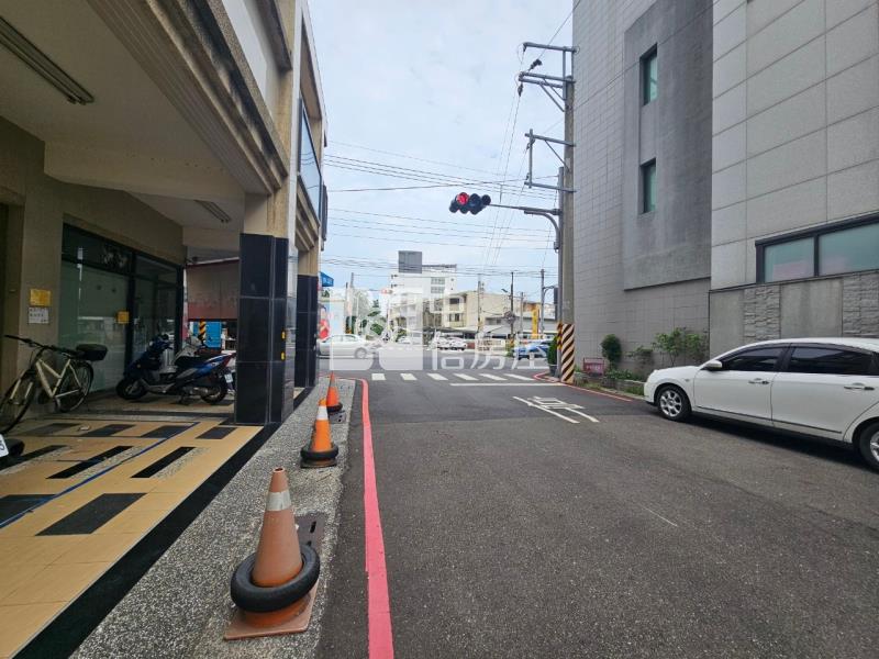 善化尊爵時尚兩房平車房屋室內格局與周邊環境