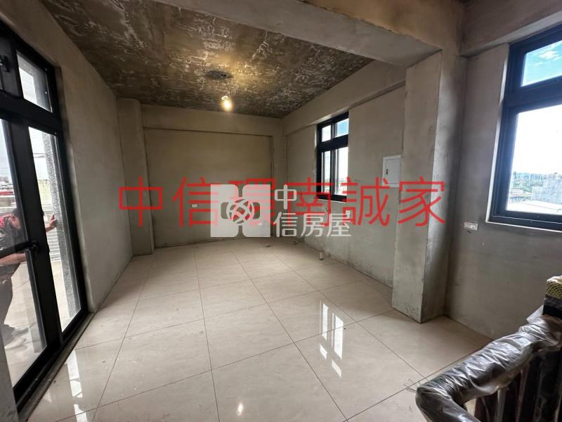 忠貞大面寬全新電梯店住房屋室內格局與周邊環境
