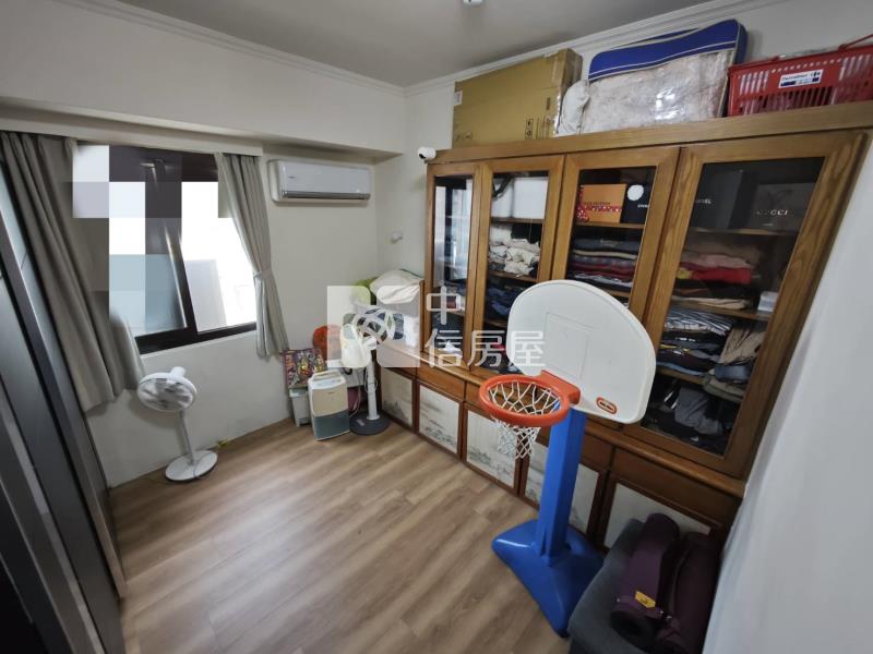 文化商圈甲天下稀有精美3+1房車房屋室內格局與周邊環境