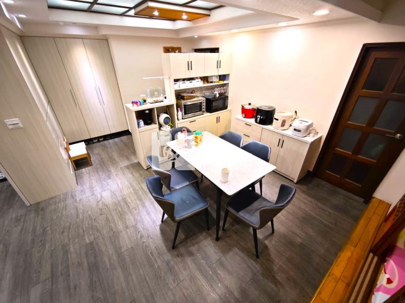 文化商圈甲天下稀有精美3+1房車房屋室內格局與周邊環境