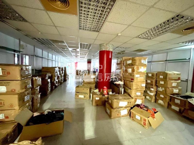 中壢市中心面寬黃金透店房屋室內格局與周邊環境