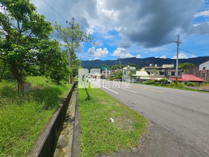 南化市區旁優美山坡地房屋室內格局與周邊環境