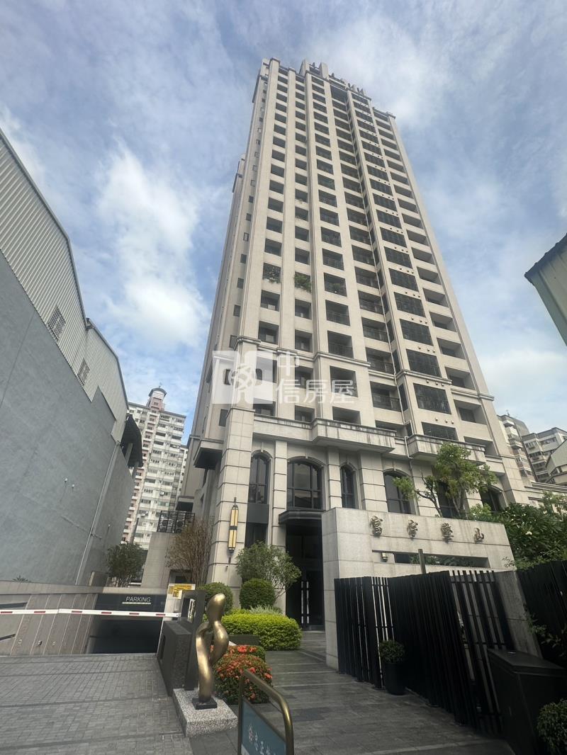 富宇擎山特仕版帝王豪宅房屋室內格局與周邊環境