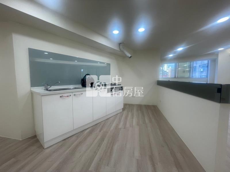 一中商圈中國醫一層一戶大四房平車房屋室內格局與周邊環境