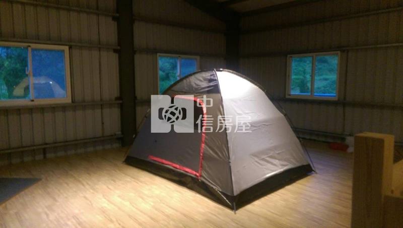 鯉魚潭水庫旁的農+建露營休閒用地房屋室內格局與周邊環境