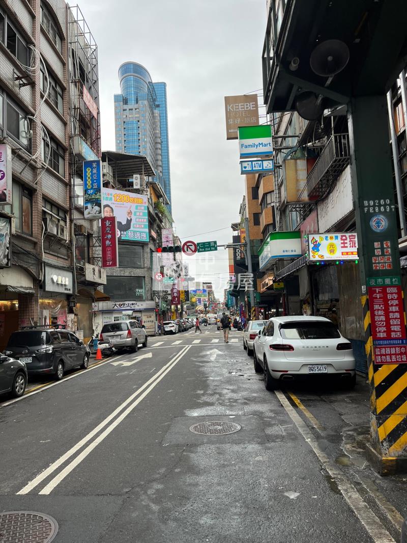 ●愛四路廟口店面房屋室內格局與周邊環境