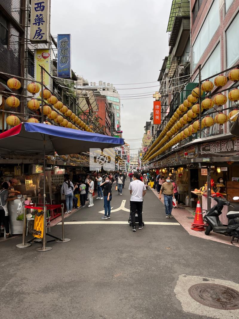 ●愛四路廟口店面房屋室內格局與周邊環境