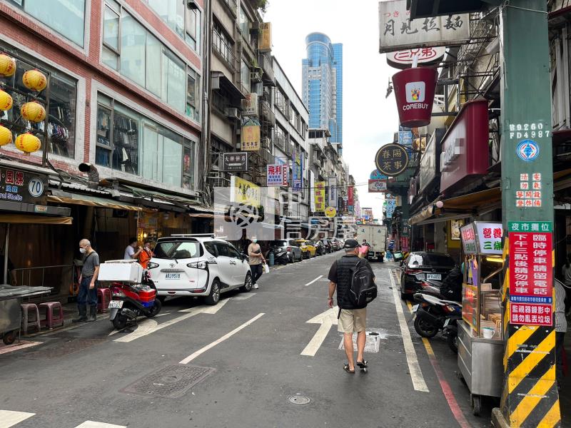 ●愛四路廟口店面房屋室內格局與周邊環境