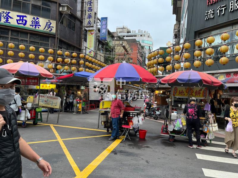 ●愛四路廟口店面房屋室內格局與周邊環境