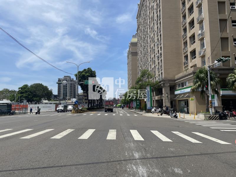 經國大面寬金店面房屋室內格局與周邊環境