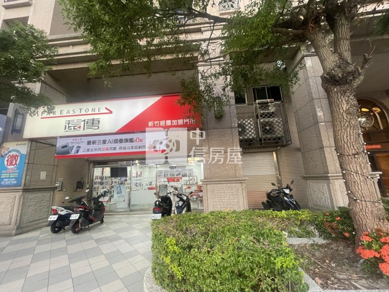 經國大面寬金店面房屋室內格局與周邊環境